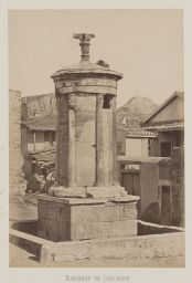 Athènes. Vue du monument chorégique de Lysicrate © Musée Guimet, Paris, Distr. Rmn / Image Guimet